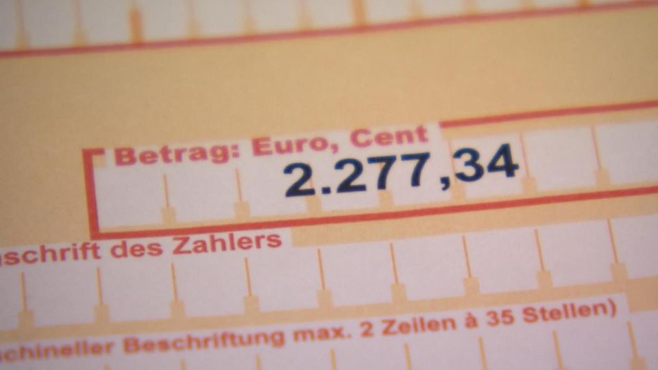 Eine Überweisung mit dem betrag 2.277,34 Euro