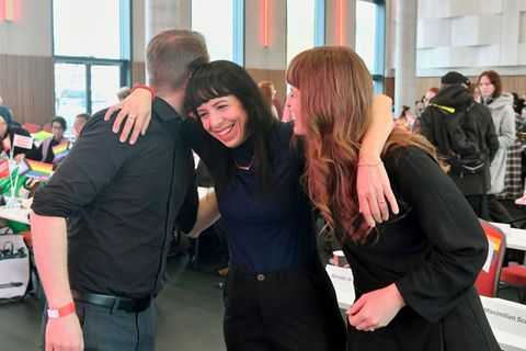 Die Juristin Elif Eralp will für die Linke ins Rote Rathaus. Foto: Paul Zinken/dpa