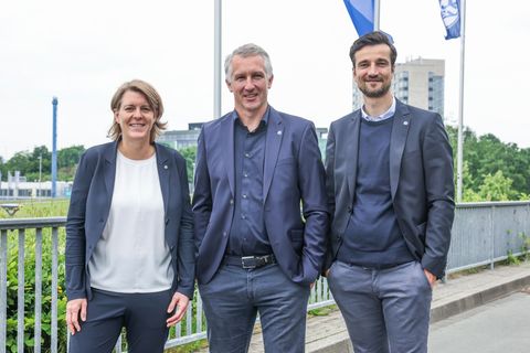 Schalkes Vorstandscrew erlebte am Samstag eine entspanntere Mitgliederversammlung als 2024. (Archivbild) Foto: Tim Rehbein/dpa