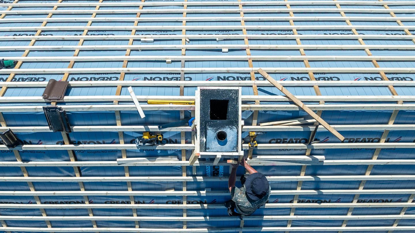 Meisterinnen und Meister erhalten nach 25 Jahren Arbeit einen Silberbrief. (Symbolbild) Foto: Frank Hammerschmidt/dpa