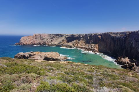 Auch im November sind Urlauber an der Algarve - der Sturm traf unter anderem einen Campingplatz. Foto: Geraldine Friedrich/dpa-t