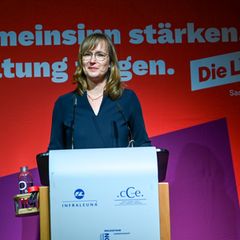 Eva von Angern will die Linke in die Landtagswahl 2026 führen. Foto: Heiko Rebsch/dpa