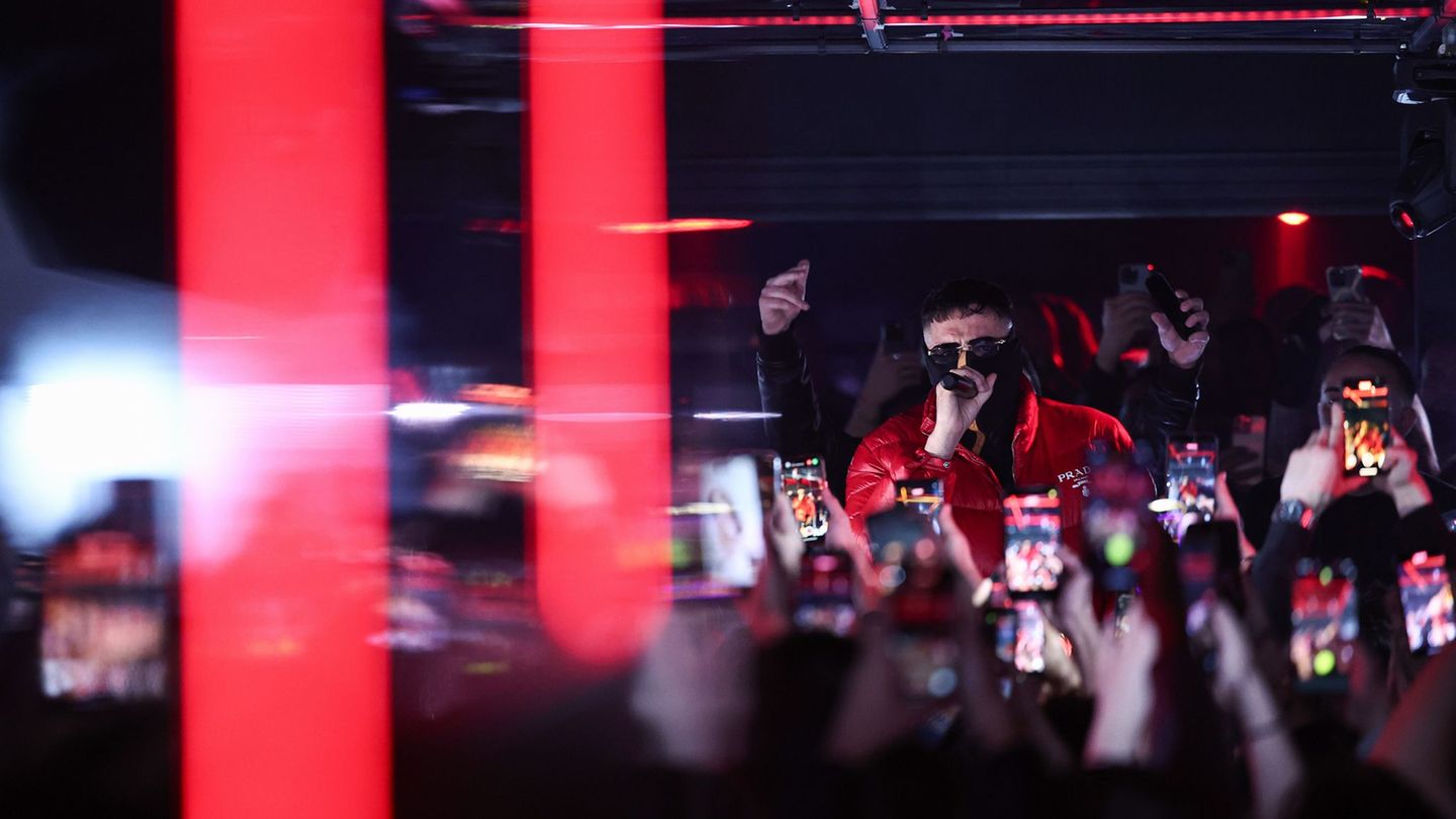 Haftbefehl steht nach Erscheinen seiner Netflix-Doku wieder auf der Bühne. Foto: Hannes P. Albert/dpa