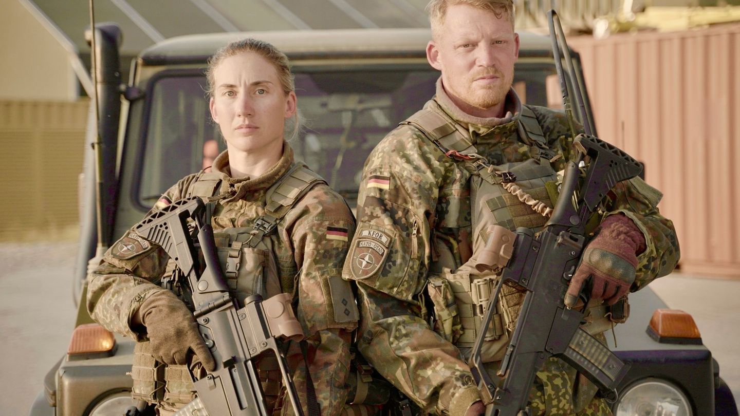 37°: Hoher Einsatz: Soldaten im Kosovo: Wie fühlt sich ein Auslandseinsatz an? – Doku begleitet zwei Bundeswehrsoldaten in den Kosovo