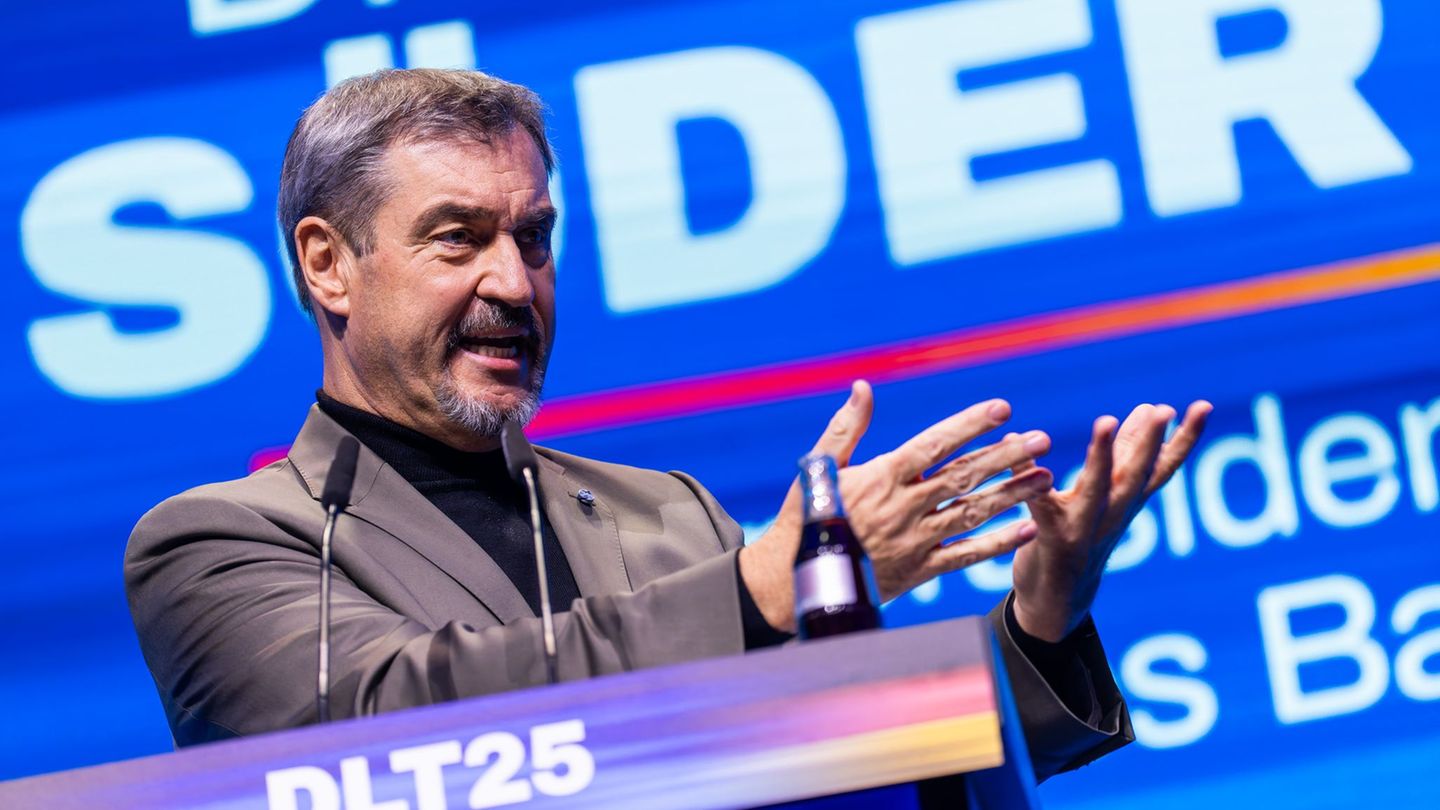 Merz müsse auch eine Koalition zusammenhalten, gibt CSU-Chef Markus Söder der Jungen Union im Rentenstreit zu Bedenken. Foto: Ph