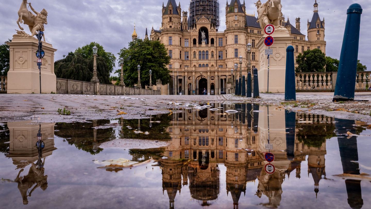 Gedenkveranstaltung: Landtagspräsidentin Hesse mahnt am Volkstrauertag