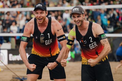 Ohne Mühe bei der WM in die K.o.-Runde: Nils Ehlers (l) und Clemens Wickler (Archivbild) Foto: Marius Becker/dpa