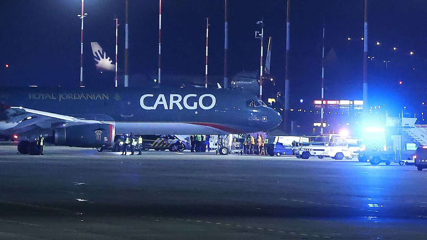 Zwischenfall: Triebwerksausfall - Frachtmaschine muss in Düsseldorf landen