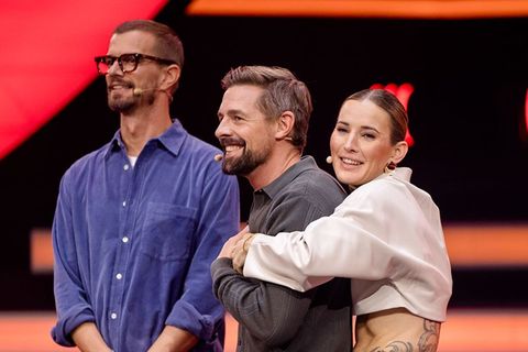 Sie nehmen bald Abschied vom "Duell um die Welt", von links: Joko Winterscheidt, Klaas Heufer-Umlauf und Moderatorin Jeannine Michaelsen.