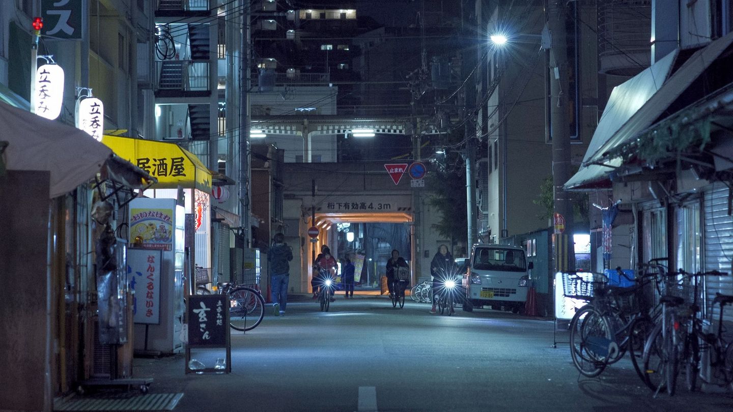 "Nachtfluchtunternehmen" schicken zu jeder Uhrzeit Möbelwagen. Foto: Andreas Hartmann/Arte/dpa