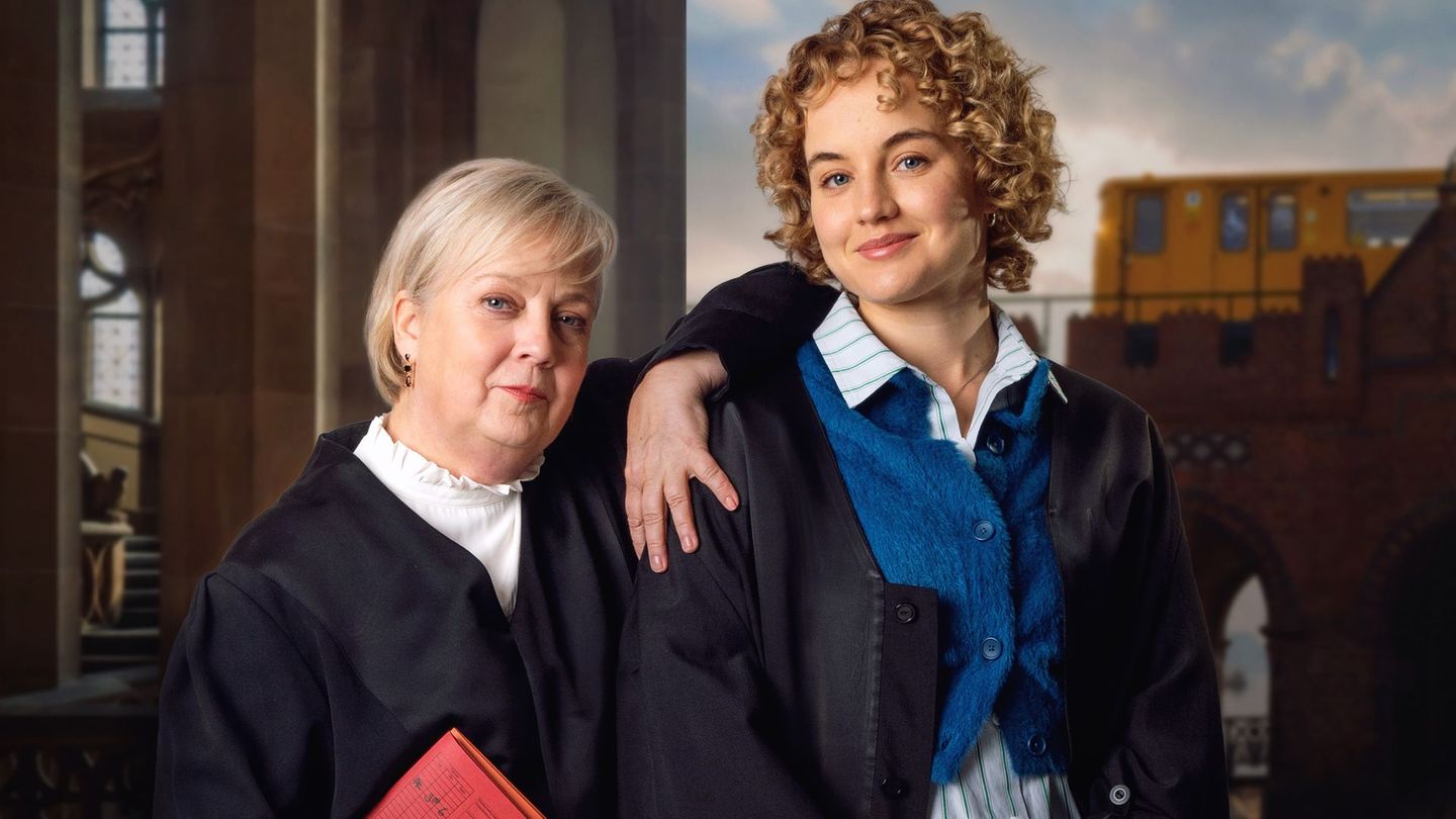 In "Kanzlei Liebling Kreuzberg – Bewährungsprobe" loten Talia Jahnka (Gabriela Maria Schmeide, links) und Lisa Liebling (Luise von Finckh) erneut ihre Differenzen und Gemeinsamkeiten aus.