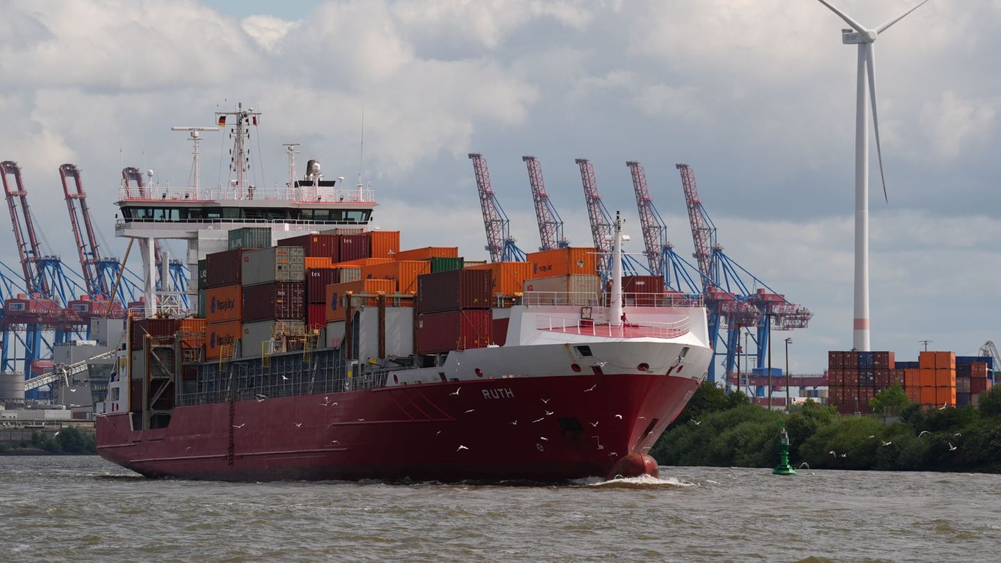 Der Hamburger Hafen hat bis September 6,3 Millionen Standardcontainer umgeschlagen. (Archivbild) Foto: Marcus Brandt/dpa