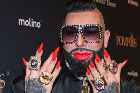 Der im baden-württembergischen Maulbronn geborene Modemacher Glööckler lebte lange in der Pfalz und wohnt heute in Berlin. (Arch