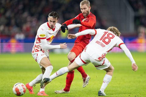 Der FC Bayern um Konrad Laimer (M) spielt am 6. Januar in Salzburg. (Archivbild) Foto: Sven Hoppe/dpa