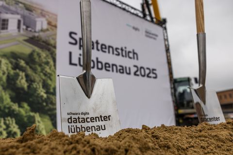 Das "Datacenter Lübbenau" soll im Regelbetrieb mit Grünstrom betrieben werden. Foto: Frank Hammerschmidt/dpa