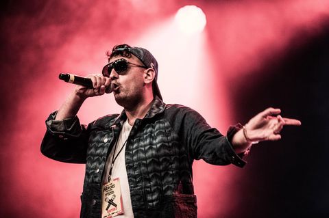 Haftbefehl auf der Bühne