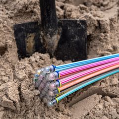 Vor allem in ländlichen Regionen soll mit den zusätzlichen Landes- und Bundesmitteln der Glasfaserausbau gefördert werden. (Arch