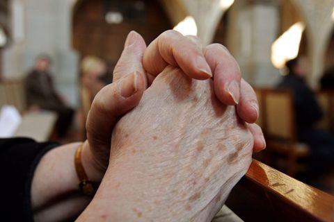 Die Finanzierung des Buß- und Bettages in Sachsen stößt im Freistaat selbst weiterhin auf Kritik (Symbolbild). Foto: Arno Burgi/