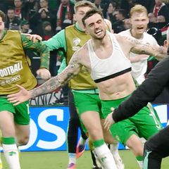 Mit diesem Tor zieht Irland in letzter Sekunde in WM-Playoffs ein