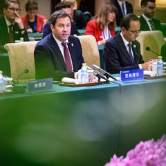 Vizekanzler Lars Klingbeil ist derzeit auf heikler Reise in China – hier beim deutsch-chinesischen Financial Roundtable