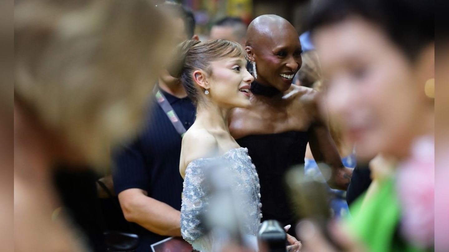 Ariana Grande bei der "Wicked: Teil 2"-Premiere in Singapur.