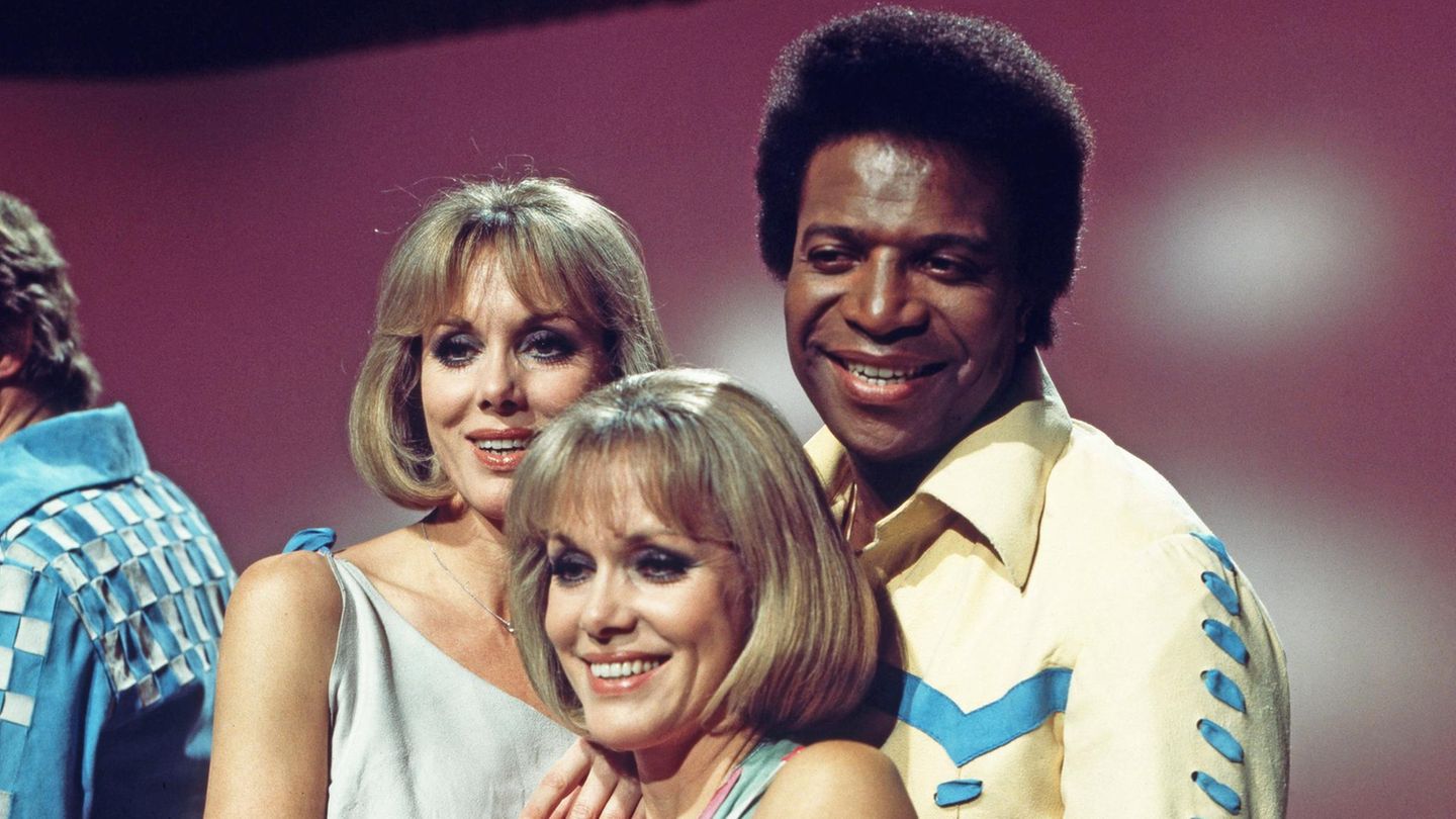 1977 gemeinsam mit einem weiteren Giganten des deutschen Entertainments, Roberto Blanco