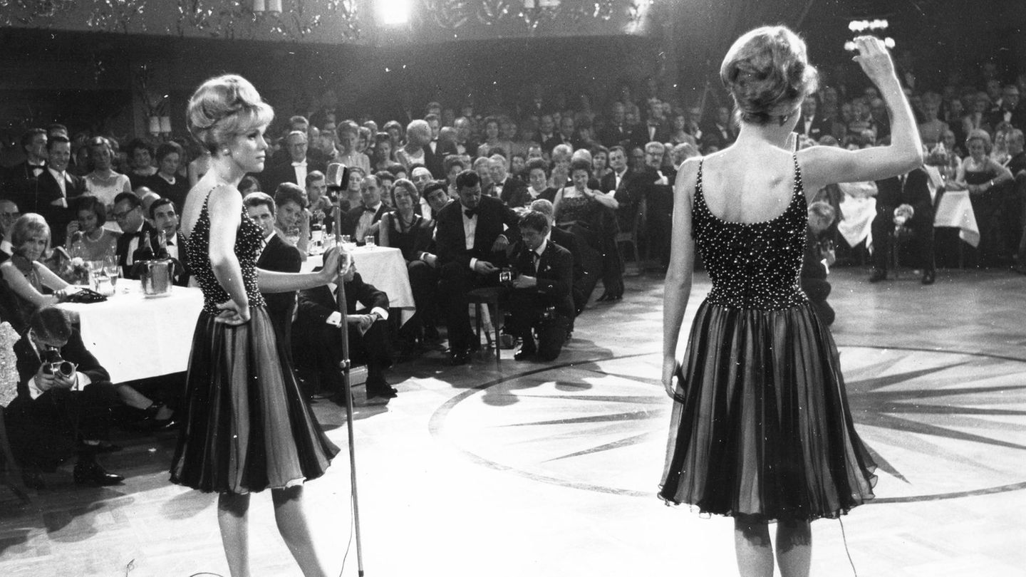 Seit 1962 leben sie in Italien, wo sie sich in den Siebzigern für den Playboy ausziehen. Im Jahr 1963 schaffen sie es auf das Cover des Life Magazines in den USA