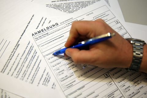 In immer mehr Thüringer Kommunen können sich Einwohner neben dem herkömmlichen Weg auch digital ummelden (Symbolbild) Foto: pict