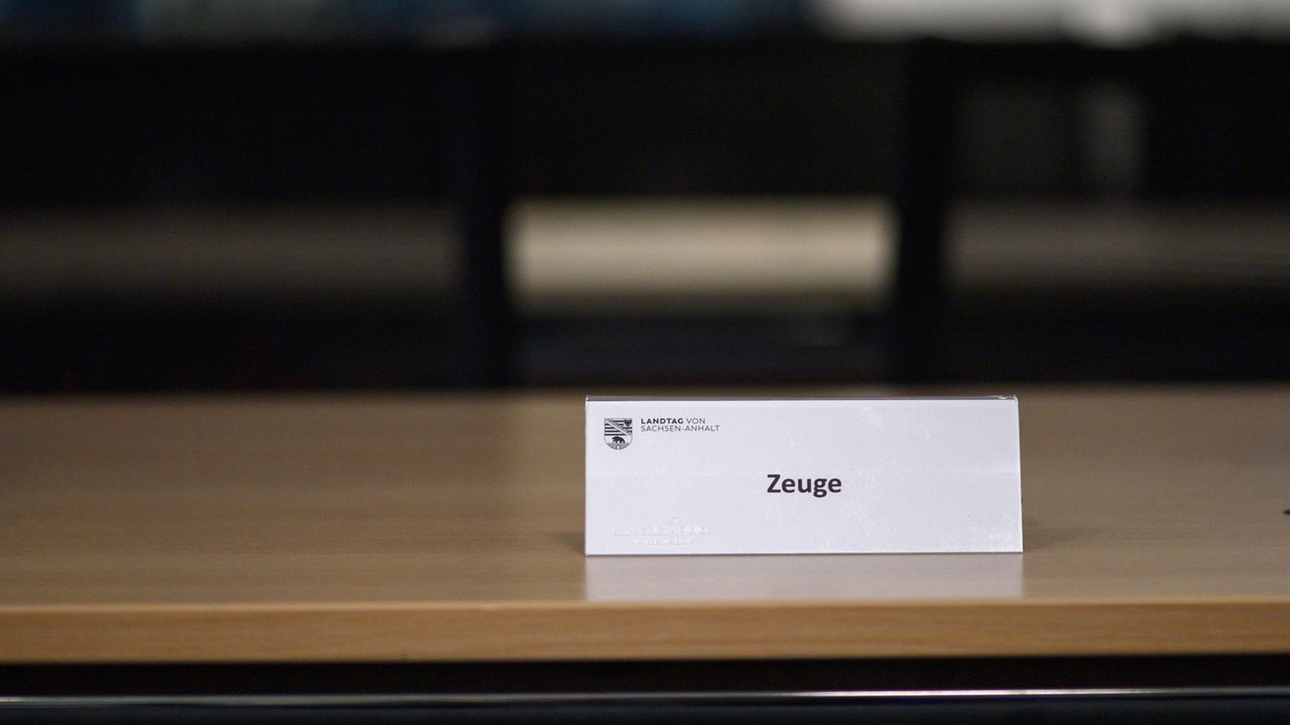 Vor dem Untersuchungsausschuss im Landtag von Sachsen-Anhalt sagte ein Polizeibeamter aus, der eine Gefährderansprache beim spät