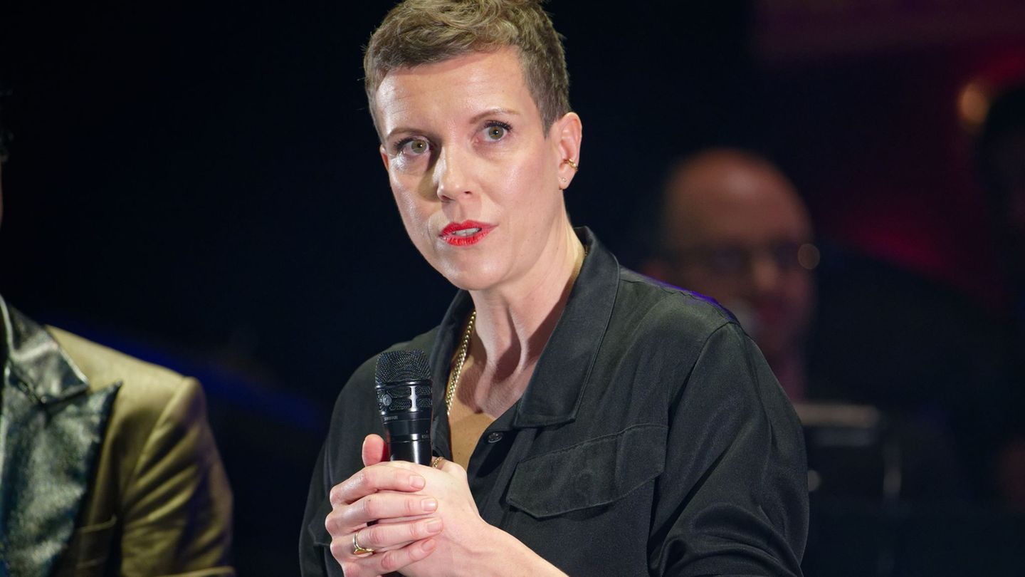 Die Regisseurin Jette Steckel ist unter den Preisträgern des Rolf-Mares-Preises. (Archivbild) Foto: Henning Kaiser/dpa