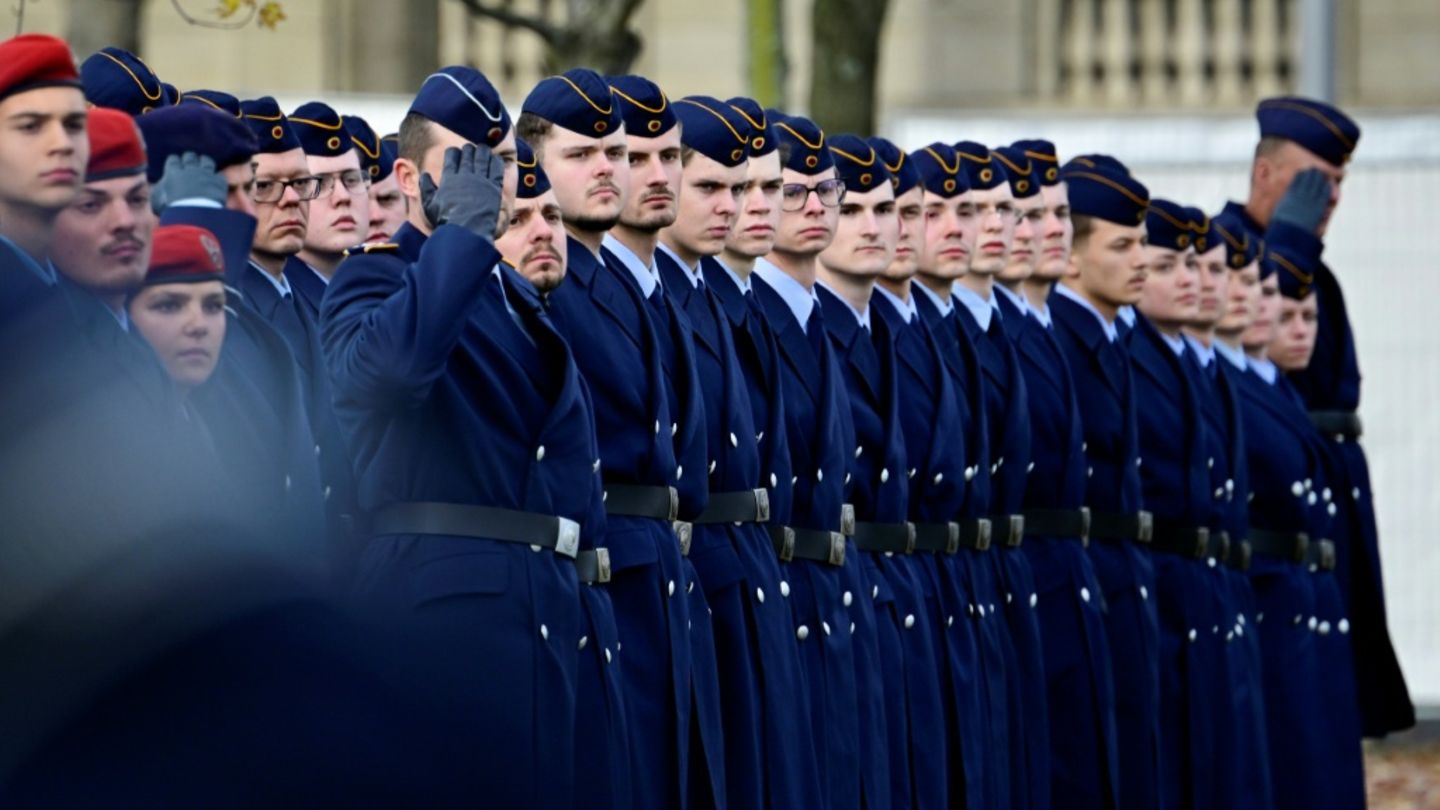Ministerin Prien will Vorbereitungen für möglichen Zivildienst treffen