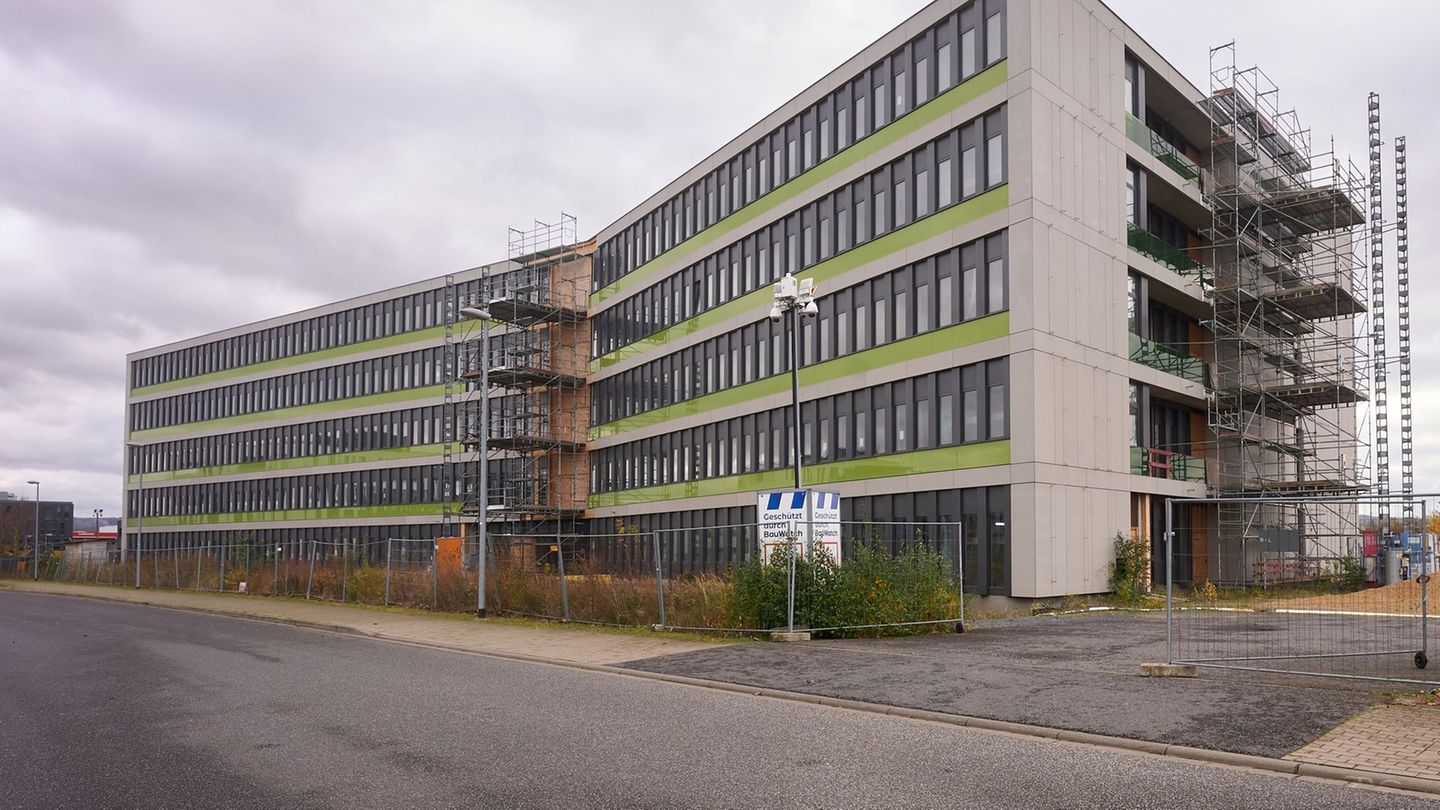 Baustelle steht still: Landesuntersuchungsamt: Ein Neubauprojekt mit Tücken