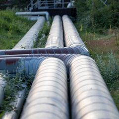 In Halle soll das Fernwärmenetz ausgebaut werden. (Archivbild) Foto: Thomas Banneyer/dpa