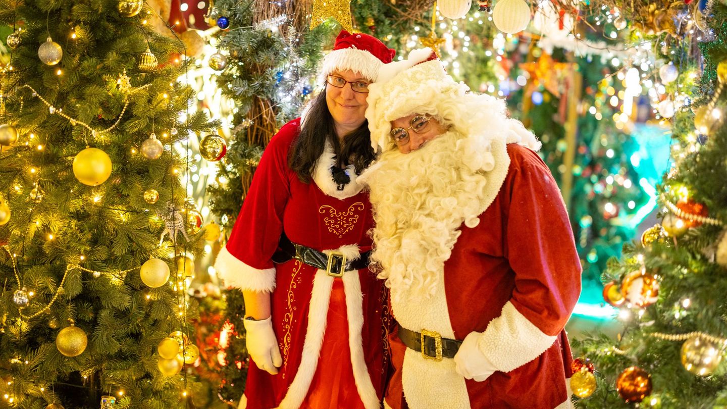 Weihnachtshaus in Oberhausen: Zuckersüßer Lichterglanz: Oberhausener Weihnachtshaus öffnet