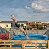 Das könnte wehtun: Sesshafte irische Traveller sind oft auf Grundstücken neben Industriegebieten untergebracht