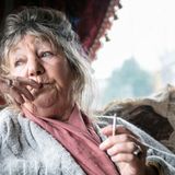 Maria hat ihr ganzes Leben in demselben Wohnwagen verbracht. Und hofft, dass es ihren Töchtern anders ergehen möge