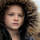 Nikita hat zehn Geschwister. Welche Zukunft wird ihr beschieden sein? Woran mag sie denken?