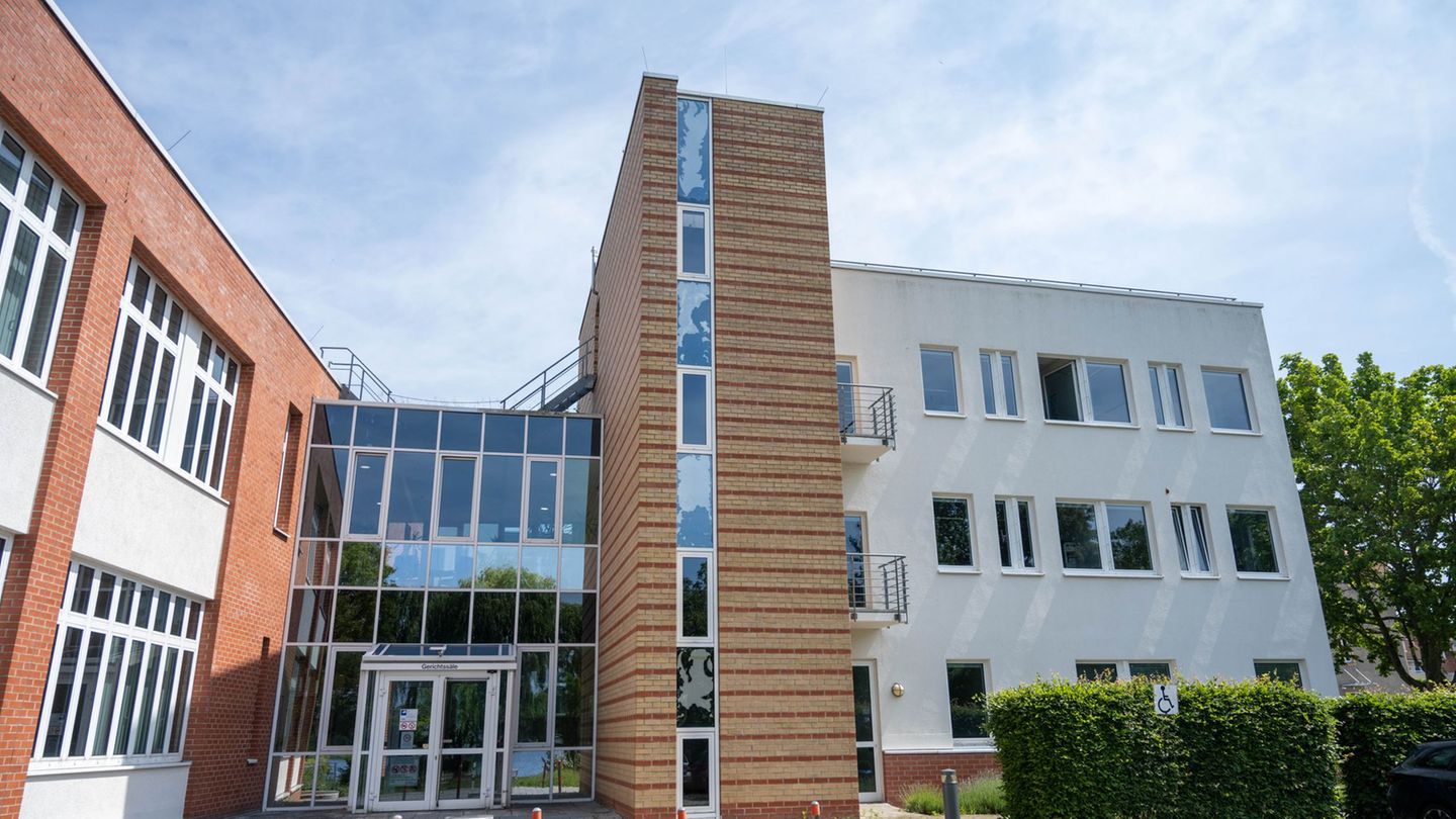 Das Landgericht Stralsund verurteilte den Mann wegen 13 Straftaten, die er an Ostern begangen haben soll. (Archivbild) Foto: Ste