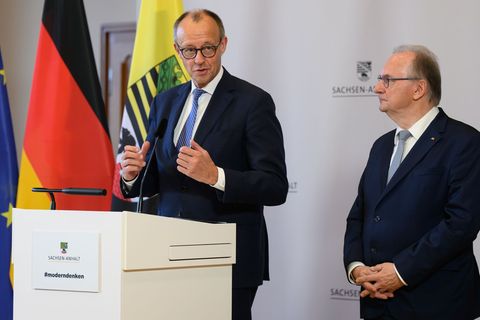 Bundeskanzler Friedrich Merz will das Stattfinden von Weihnachtsmärkten im Land einfacher und gleichzeitig sicher machen. Foto: