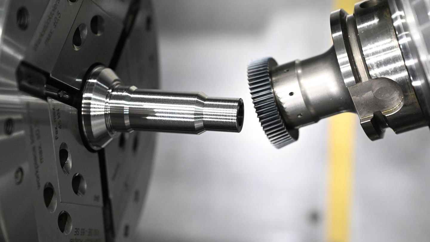 Schlechte Konjunkturaussichten in der Metallindustrie im Norden. (Symbolbild) Foto: Bernd Weißbrod/dpa