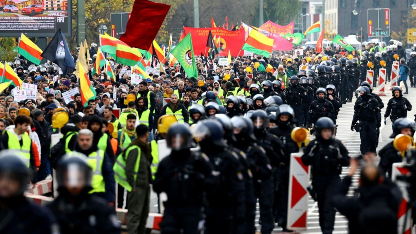 Demonstration von PKK-Unterstützern in Berlin 2023