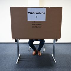 Die nächsten hessischen Kommunalwahlen sind am 15. März 2026. (Symbolbild) Foto: Arne Dedert/dpa