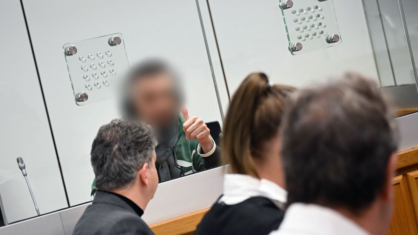 Bislang sind im Prozess gegen das hinter einer Glaswand sitzende mutmaßliche Mitglied der Hisbollah Verhandlungstermine bis Augu