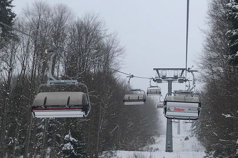 Die Herzogenhornbahn am Feldberg im Schwarzwald. (Archivbild) Foto: Valentin Gensch/dpa