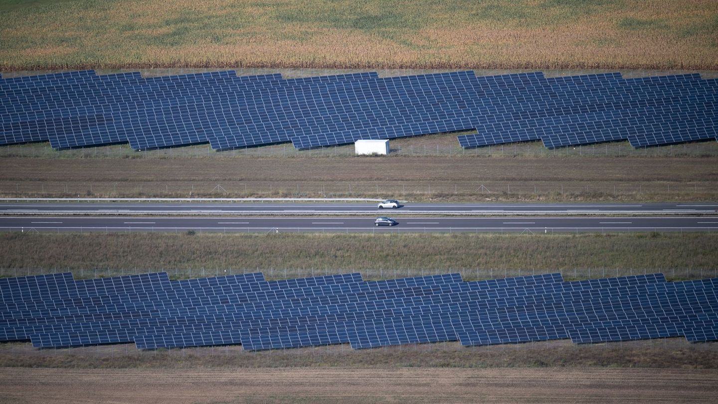 Eine Analyse der Landesenergieagentur sieht in Thüringen großes Potenzial für Solarflächen. (Symbolbild) Foto: Sebastian Gollnow