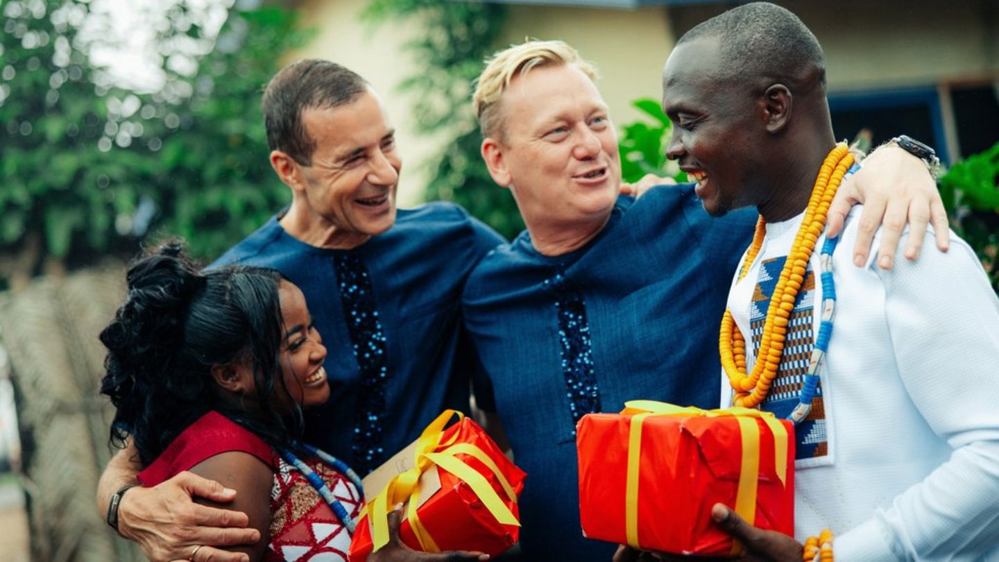 Kai Pflaume in Knossi v novi ARD-jevi oddaji obiskujeta poroke po svetu