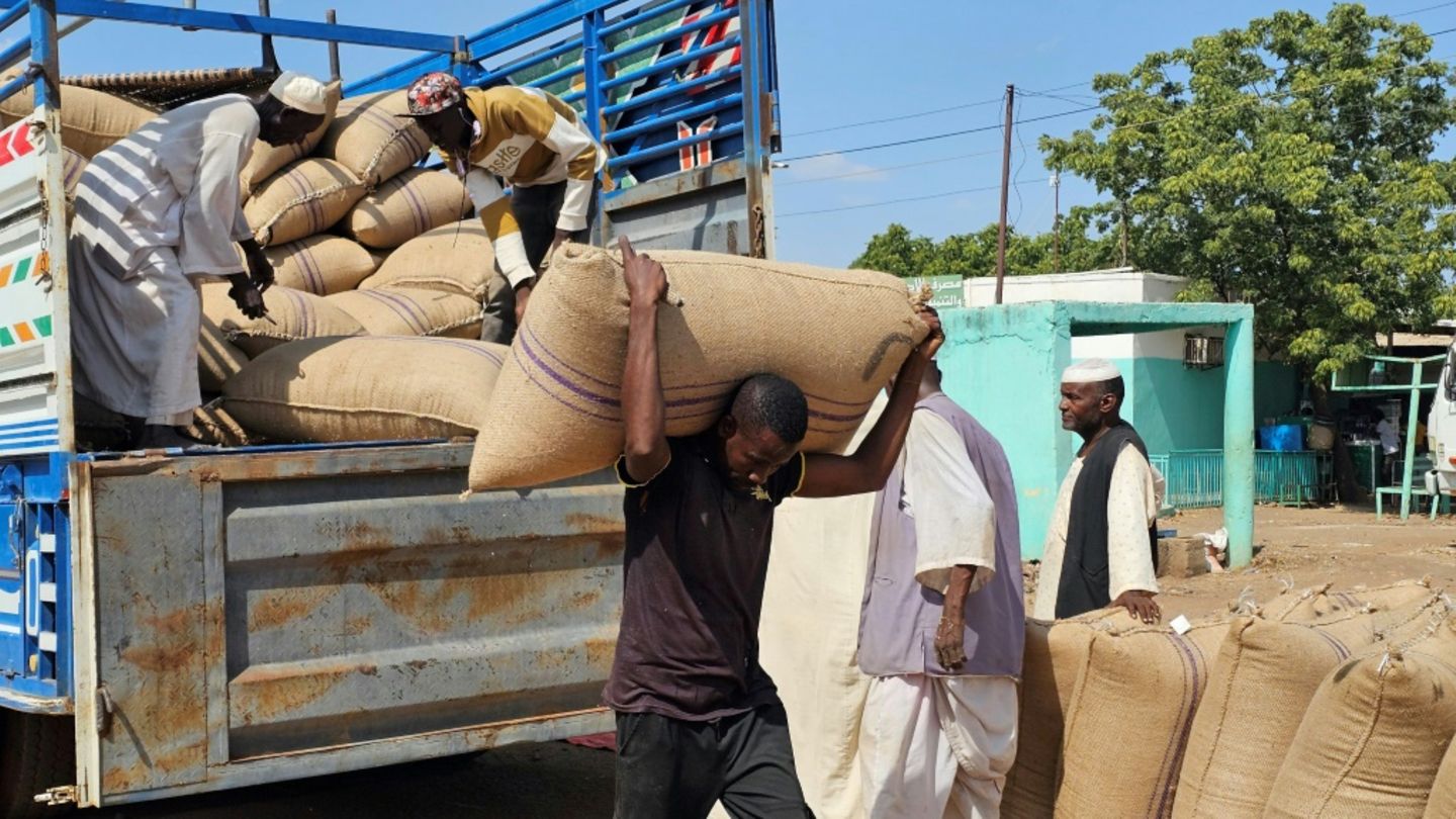 Ein Laster mit Nahrungsmittelhilfen des WFP