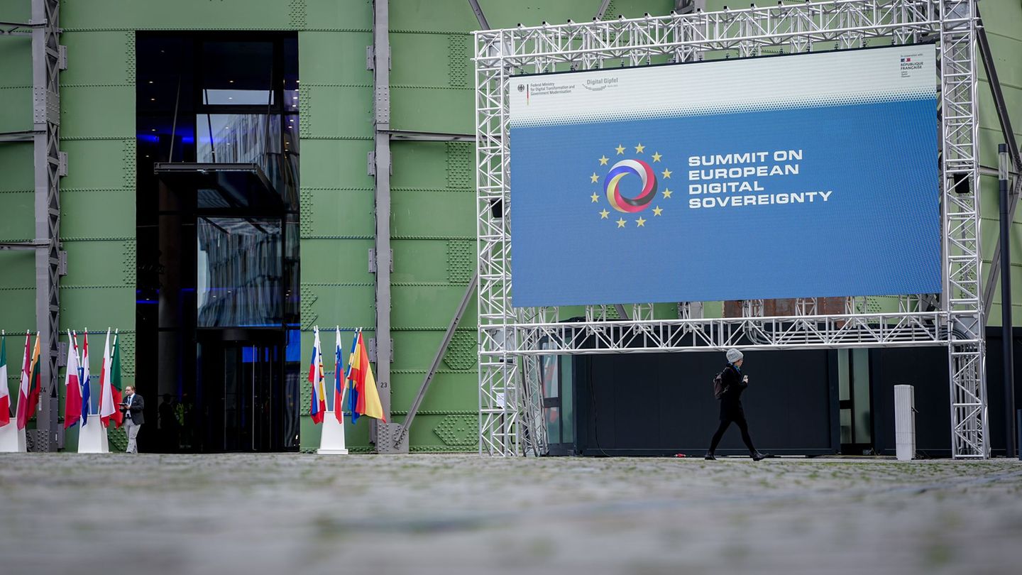 Digitalgipfel: Milliarden-Kooperationen für europäische KI