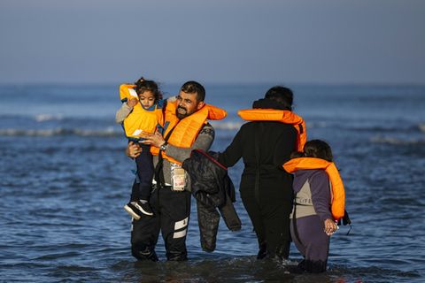 Migrantenfamilie am Ärmelkanal