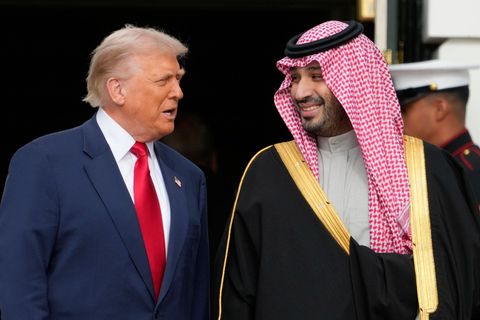 US-Präsident Donald Trump empfing den saudischen Kronprinzen Mohammed bin Salman im Weißen Haus. Foto: Mark Schiefelbein/AP/dpa